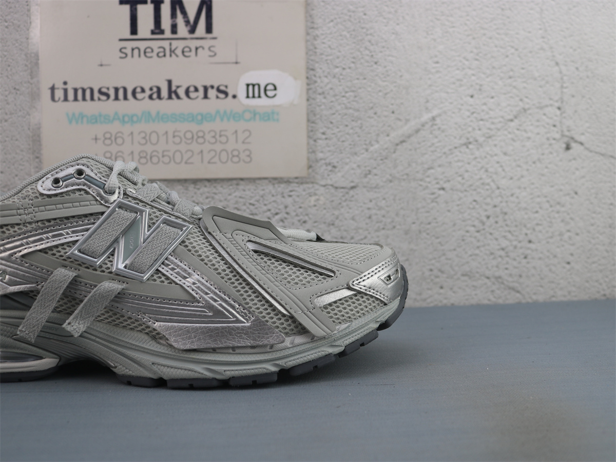 New Balance 1906A Concrete Silver Metallic M1906AG